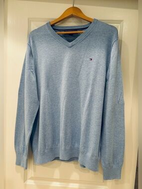 Tommy Hilfiger Men’s XL Light Blue V-Neck 100% Cotton Sweater Flag Logo